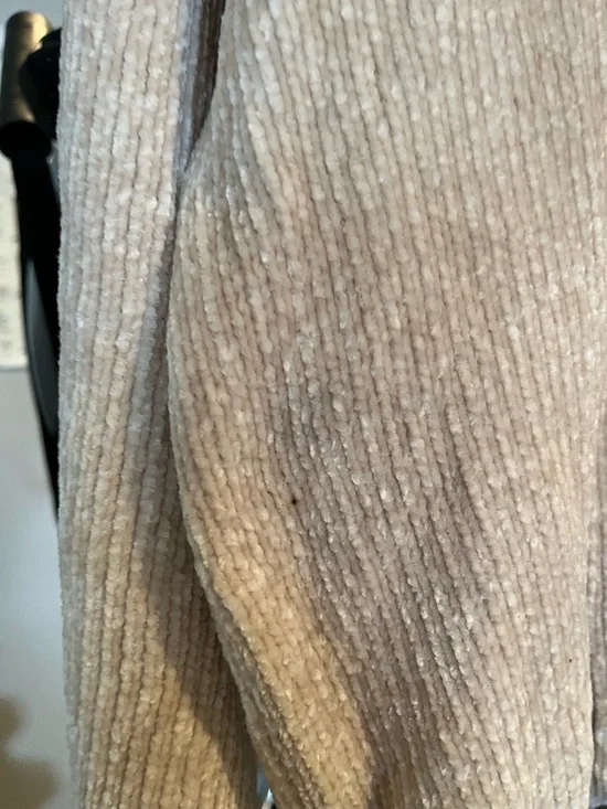 H&M Cream Ribbed Crewneck Sweater - Picture 2 of 4